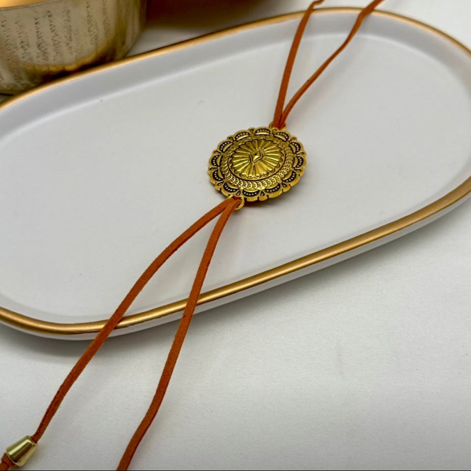 Colar Fio Medalha Folheada.Boho Chic