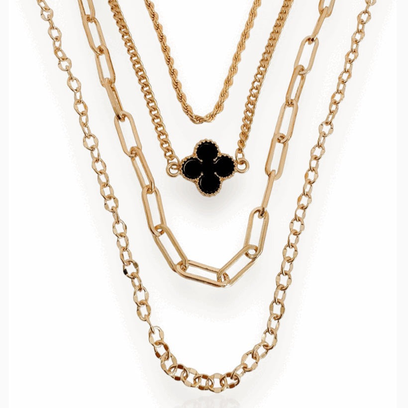 Colar 4 Camadas de Correntes e Trevo Folheado