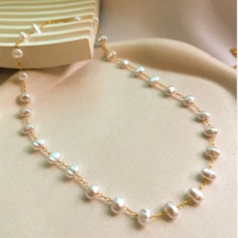 Colar Chocker de Pérolas Gotas Folheado