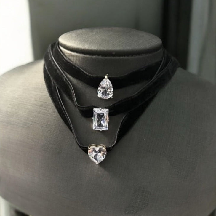 Colar Chocker Veludo Com Pedra Cristal