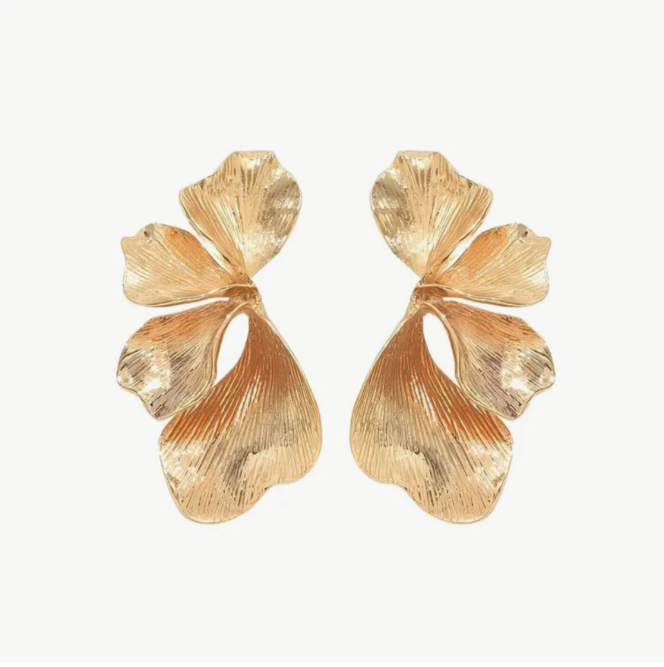 Brinco Maxi Flor Dourado