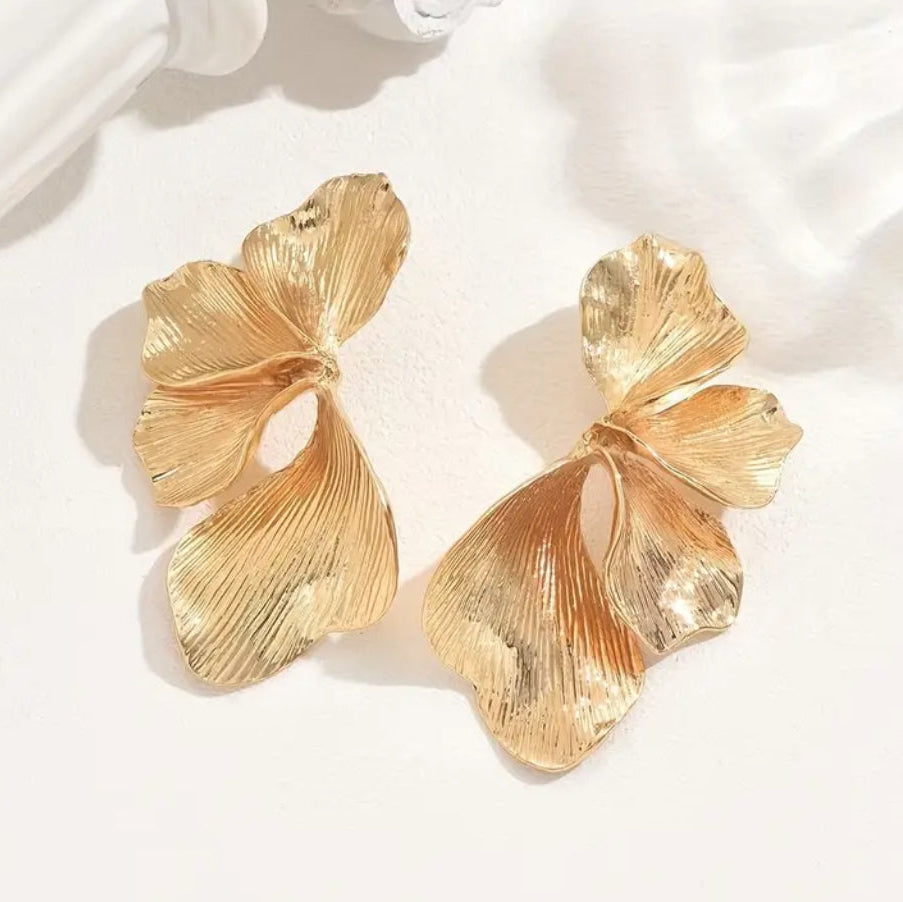 Brinco Maxi Flor Dourado