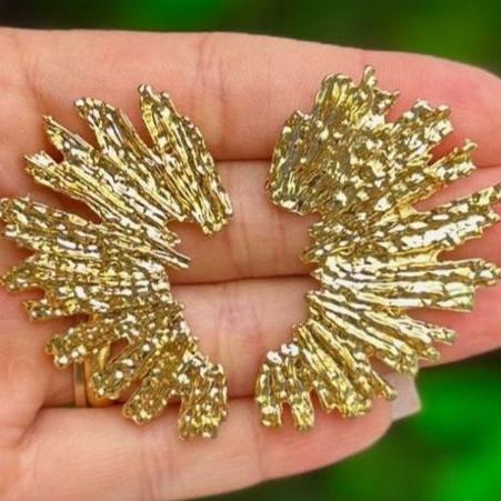 Brinco Estriado Asa Dourado