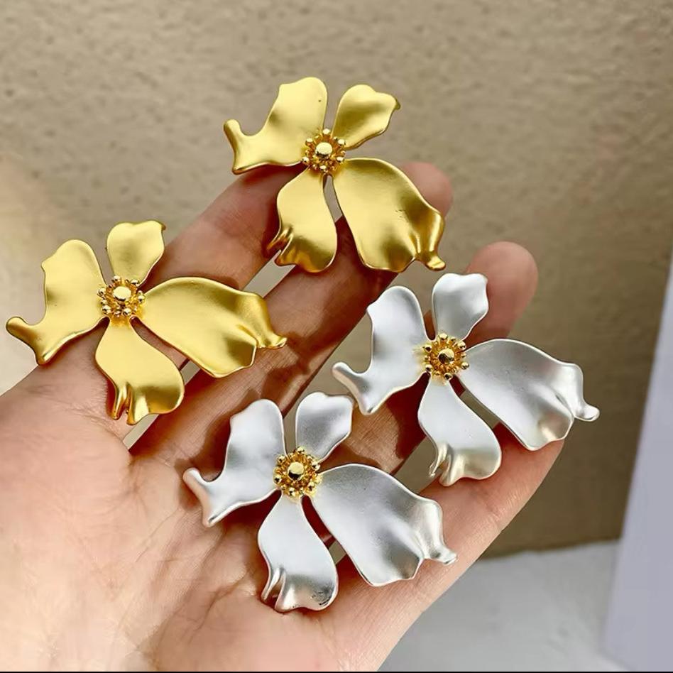 Brinco Flor Acetinado