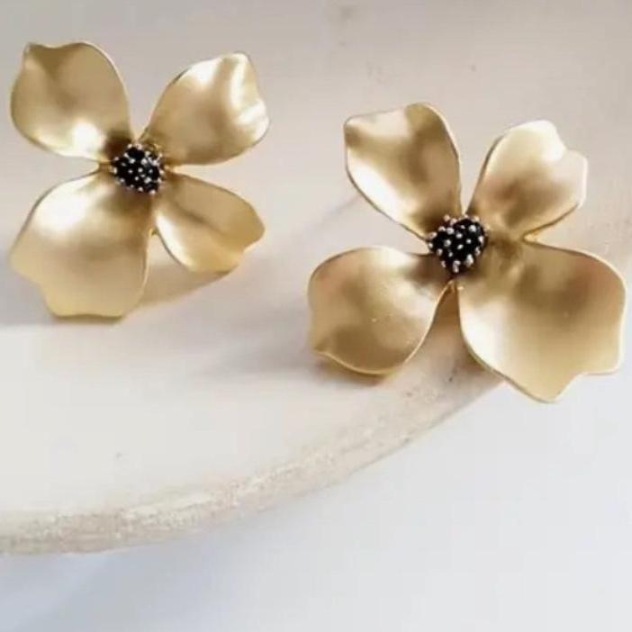 Brinco Flor Fosca Dourada