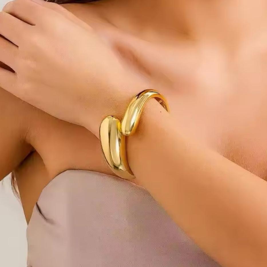 Pulseira Bracelete Bol Gota Folheado