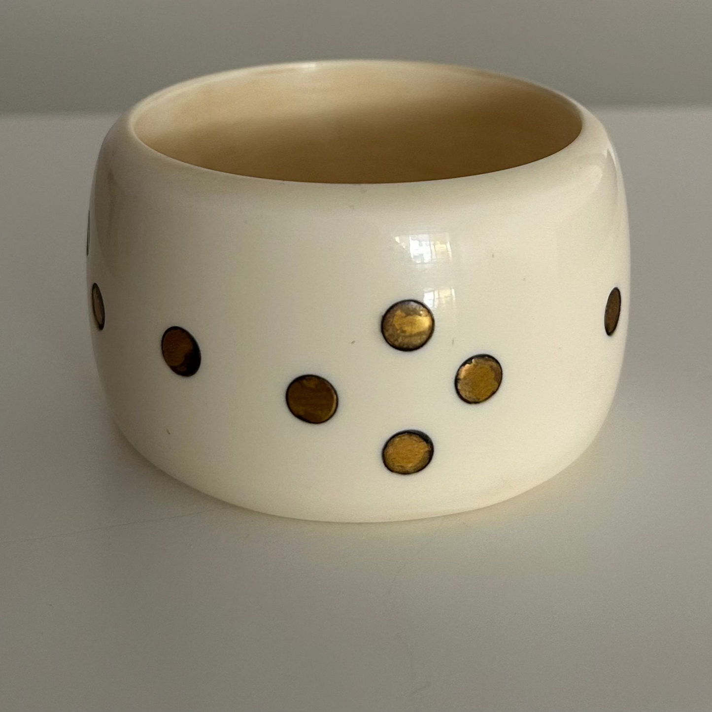 Pulseira Bracelete Indiano Resina Branco Com Dourado