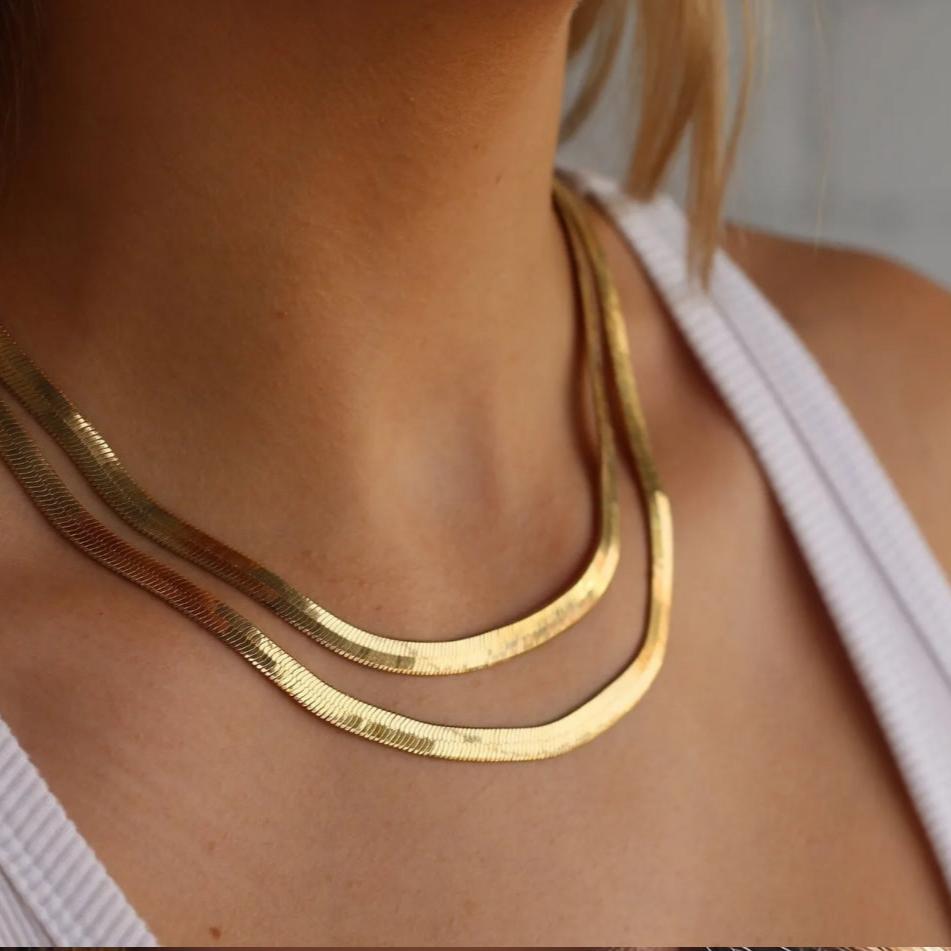 Colar Fita 2 Camadas Dourado Folheado
