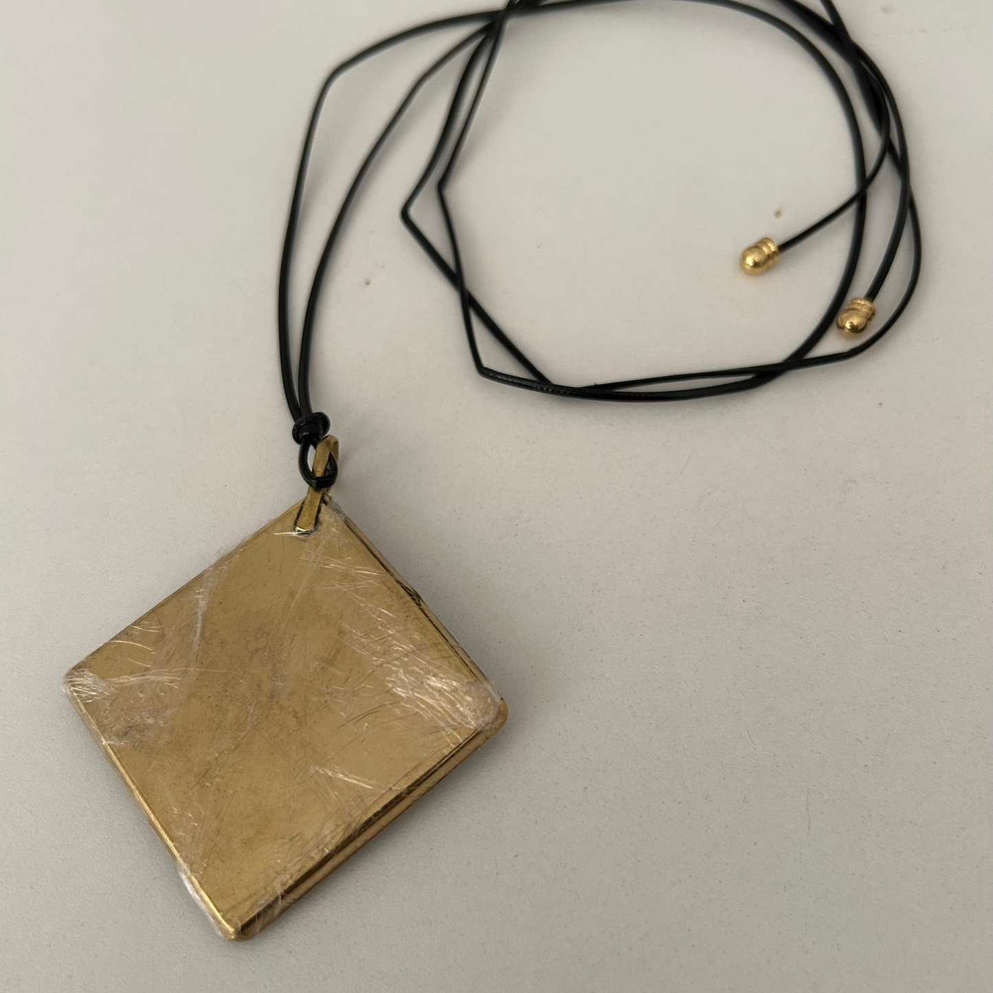 Colar Fio Com Losango Metal Dourado e Pintura Mosaico