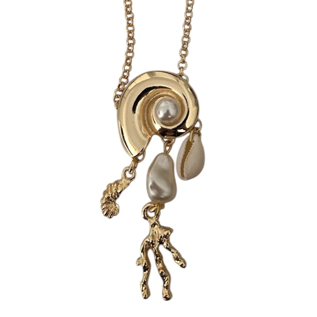 Colar Comprido Dourado com Pingentes Mar
