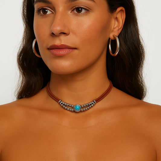 Colar Chocker Courinho com metais e Turquesa