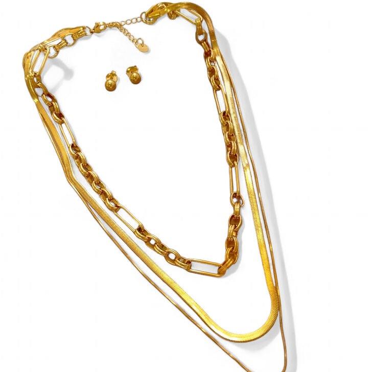 Colar Com 3 Correntes Dourado Folheado
