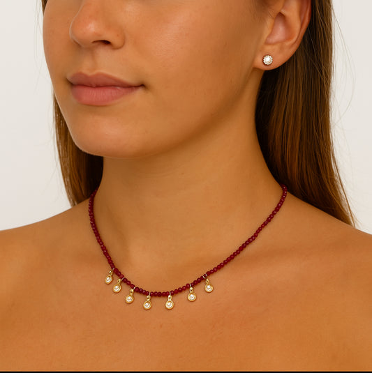 Colar Chocker Miçangas Com Pingentes em strass