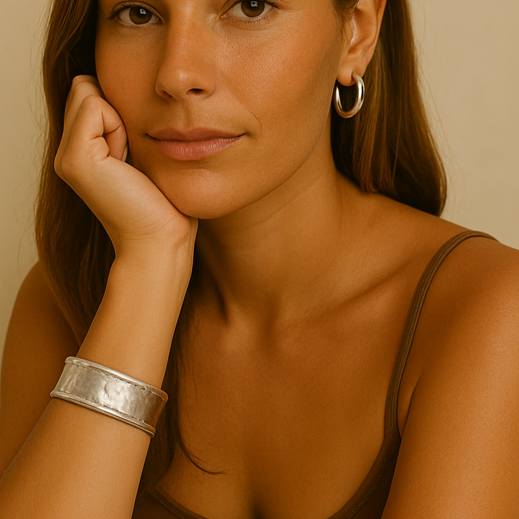 Pulseirra Bracelete Martelado Prateado