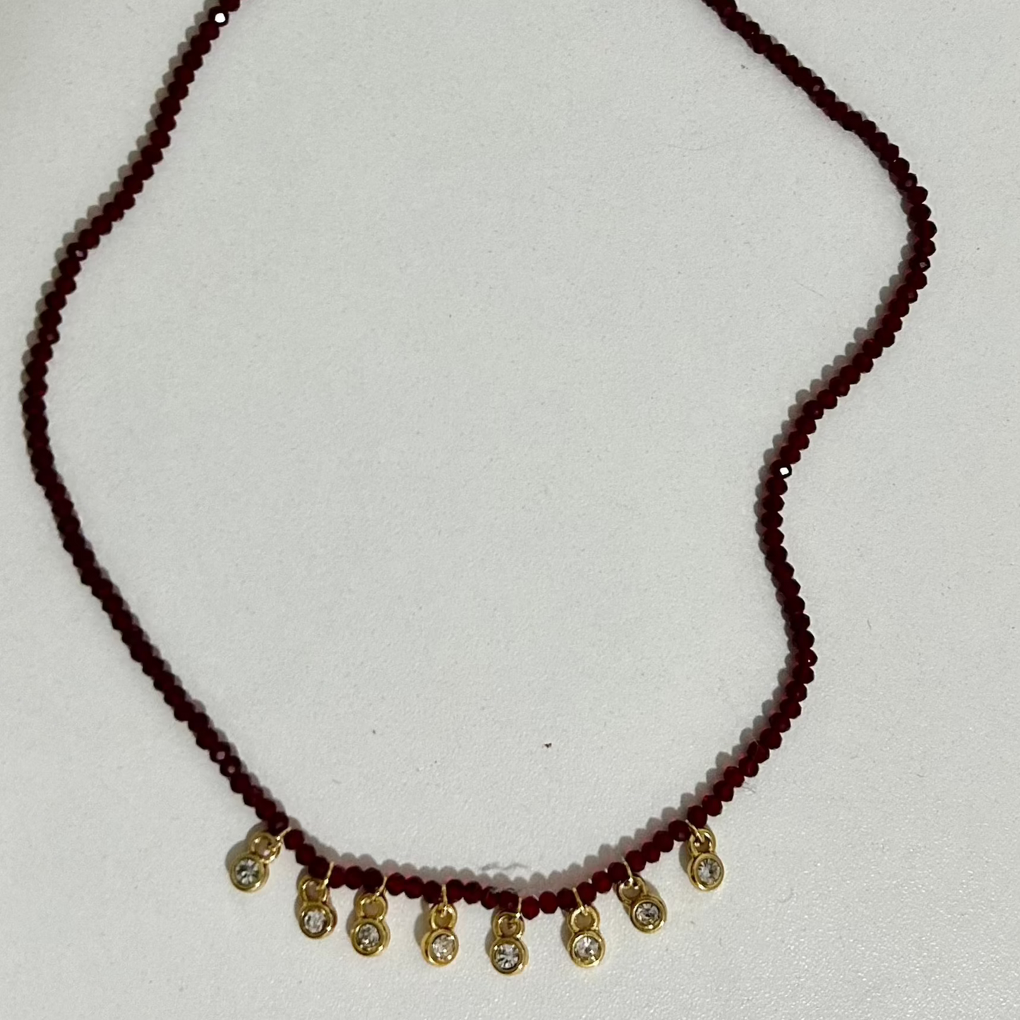 Colar Chocker Miçangas Com Pingentes em strass