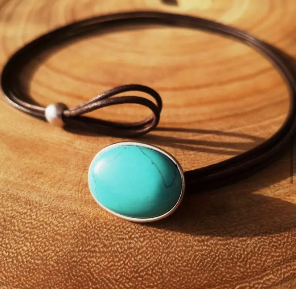 Colar Chocker em Pu com Pedra Turquesa Prateado