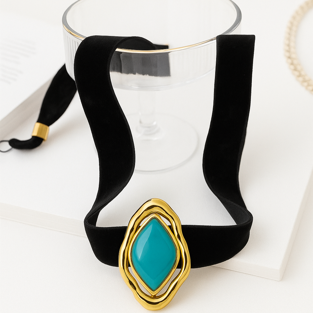 Colar Veludo Largo Com Pingente Orgânico Dourado Com Turquesa