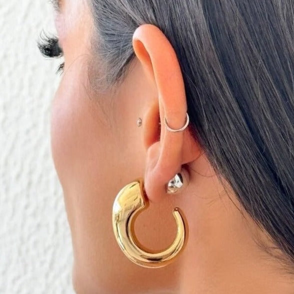 Brinco de Argola Oval com Fecho de Esfera Bicolor