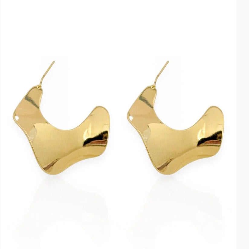 Brinco Argola Ondulado Fino Dourado.