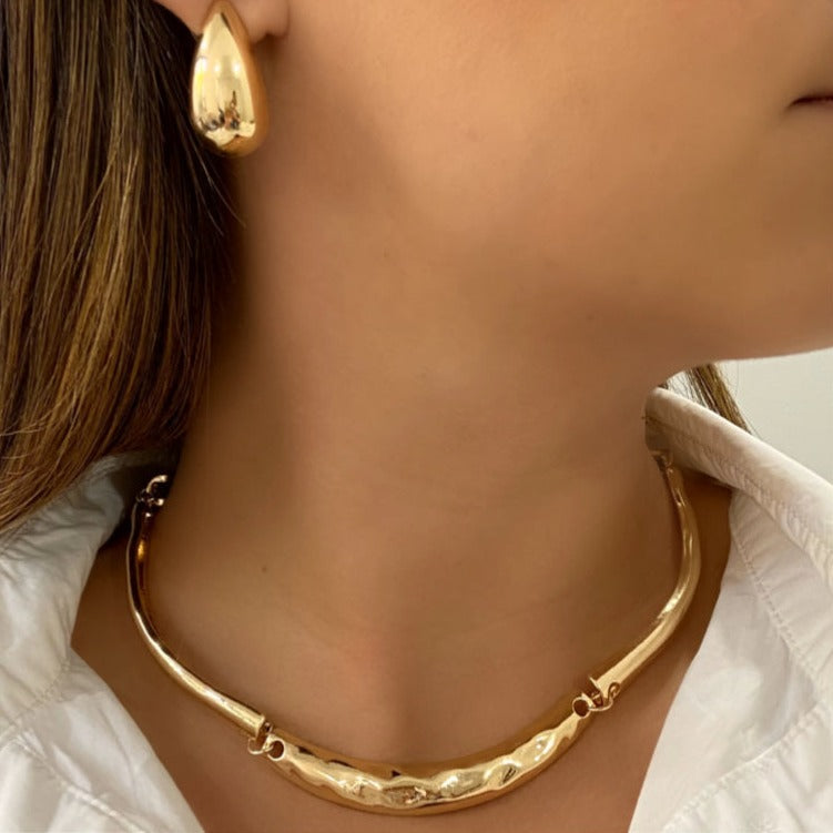 Colar Chocker Metal Articulado com Brinco Gotas