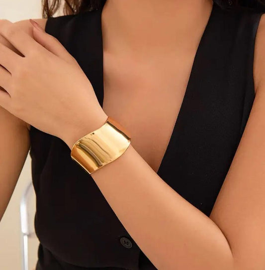 Pulseira Bracelete Larga Ondulado Aberta Dourado