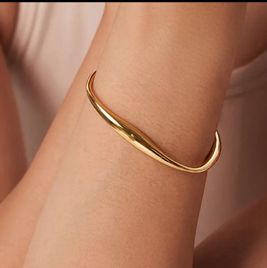 Pulseira Bracelete Fino Orgânico dourado