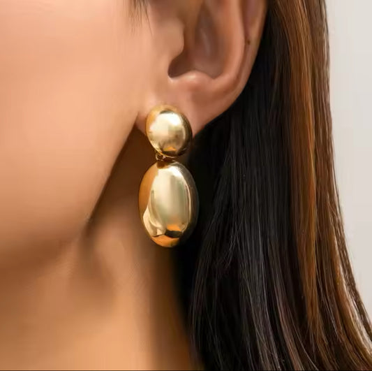 Brinco Liso Duas Esferas Dourado