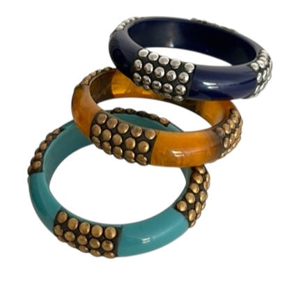 Pulseira Bracelete Indiana Resina com Tachinhas