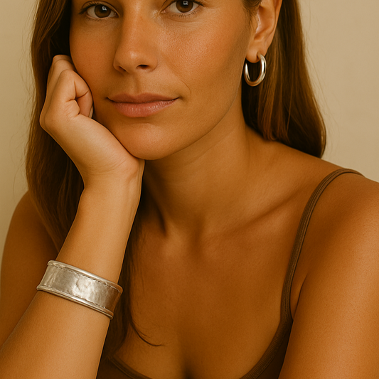 Pulseirra Bracelete Martelado Prateado