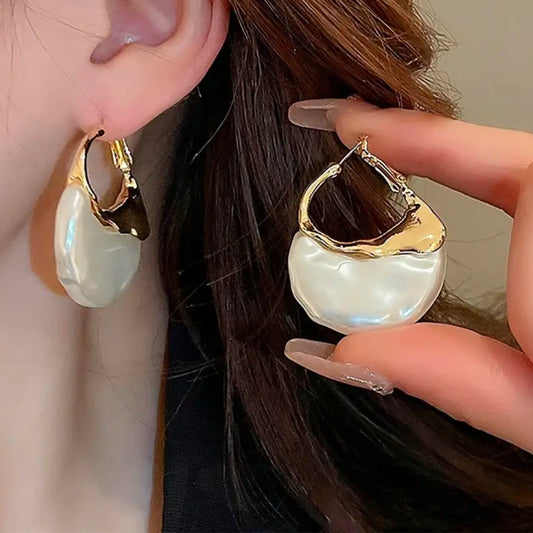 Brinco Argola Com Detalhe Perolado Dourado