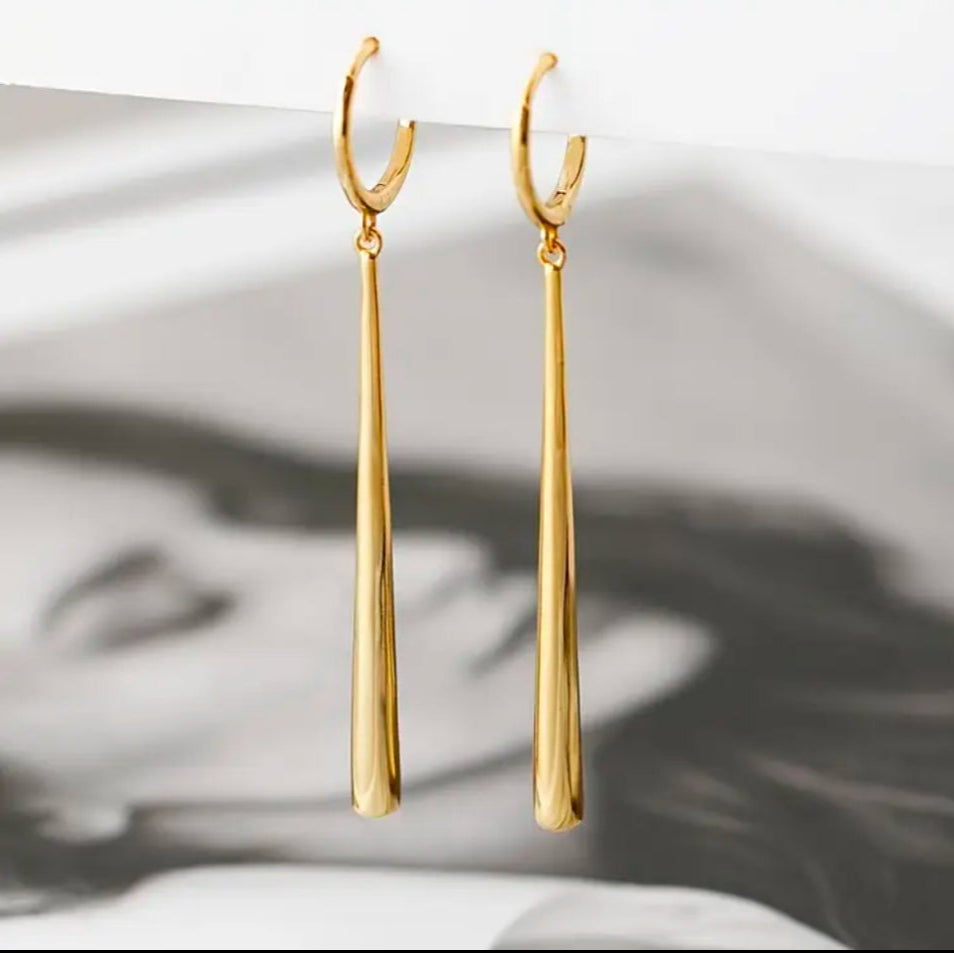 Brinco Argola com Design Geométrico Dourado